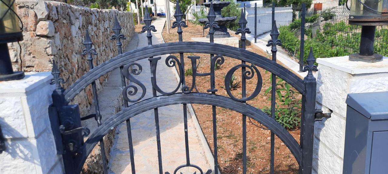 Apartments Suho Komiža المظهر الخارجي الصورة