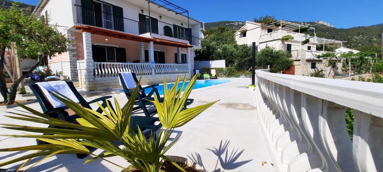 Apartments Suho Komiža المظهر الخارجي الصورة
