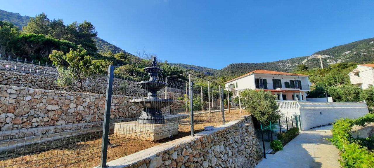 Apartments Suho Komiža المظهر الخارجي الصورة