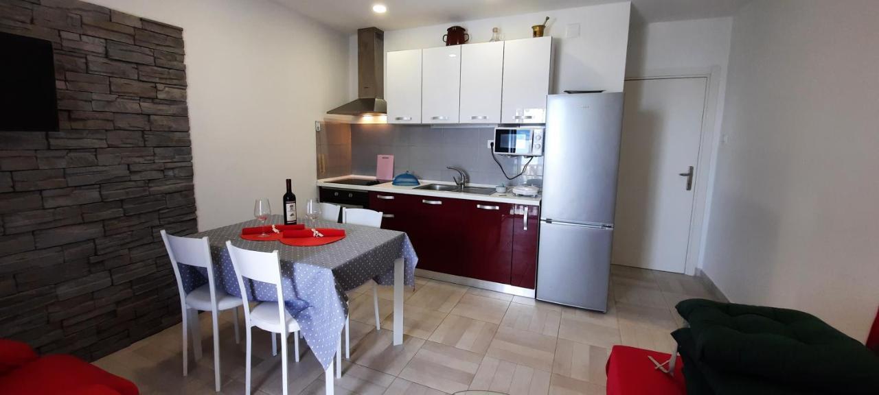 Apartments Suho Komiža المظهر الخارجي الصورة