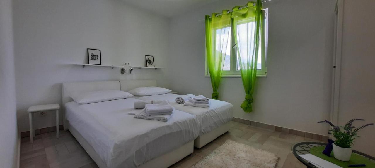 Apartments Suho Komiža المظهر الخارجي الصورة