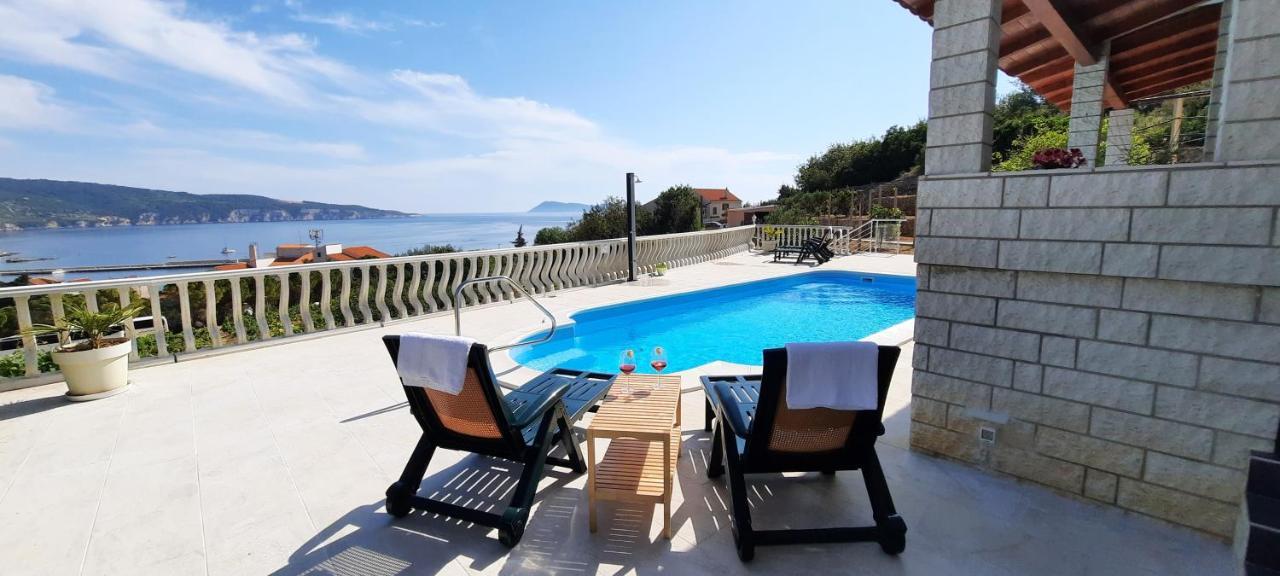 Apartments Suho Komiža المظهر الخارجي الصورة