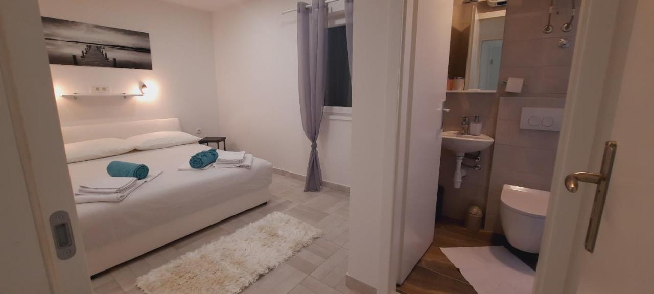 Apartments Suho Komiža المظهر الخارجي الصورة