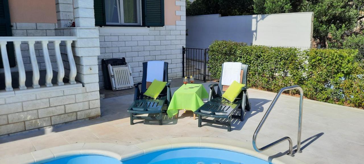 Apartments Suho Komiža المظهر الخارجي الصورة