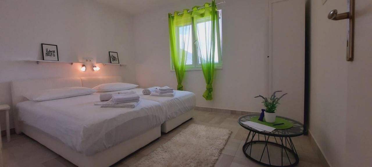 Apartments Suho Komiža المظهر الخارجي الصورة