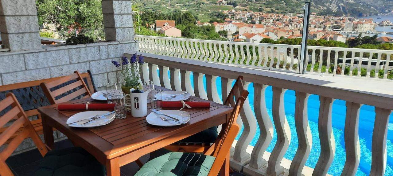 Apartments Suho Komiža المظهر الخارجي الصورة
